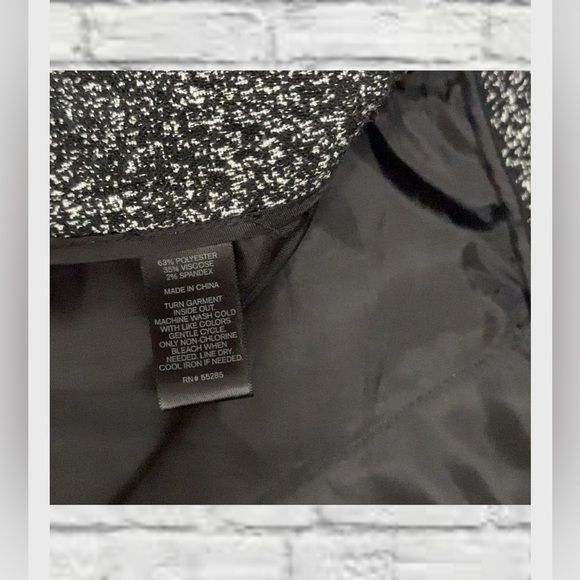 Express Capri Wide Leg Knit Pants Size 2 Women’s Black & White Side Zip - Picture 5 of 5